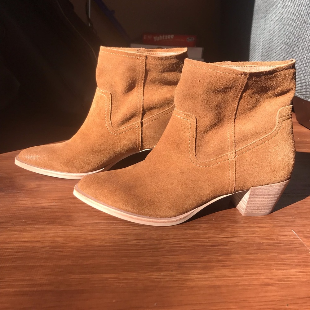 Tan western boots